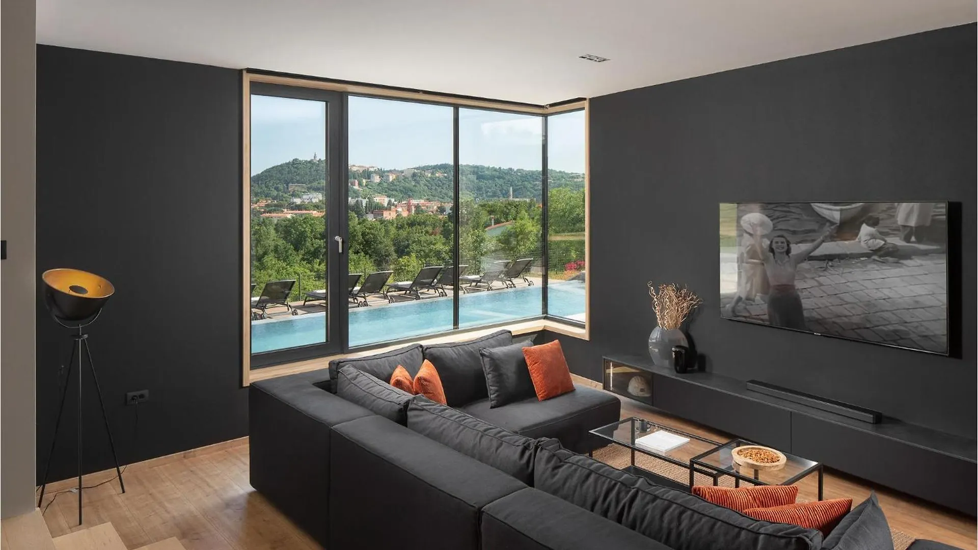 Villa Carbon Residence ラビン 別荘